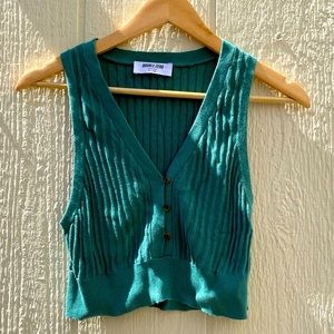 Green crop vest
